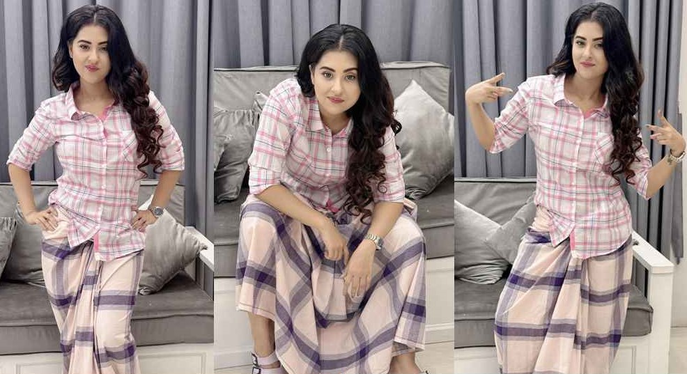 লুঙ্গি পরে ছবি পোস্ট করলেন বুবলী