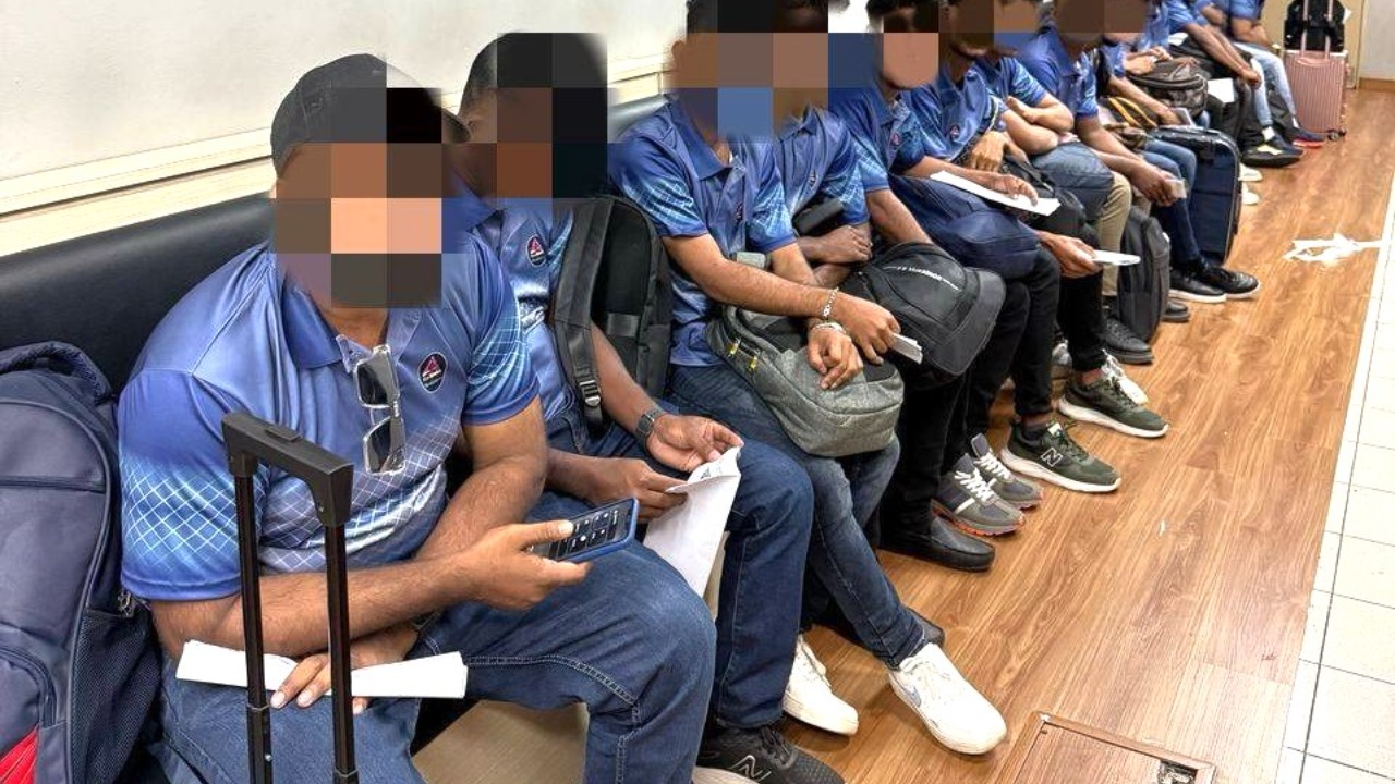 ক্রিকেটার সেজে মালয়েশিয়া প্রবেশের চেষ্টা, আটক ১৫ বাংলাদেশি