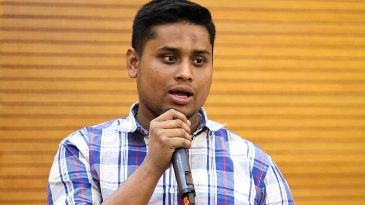 "প্রয়োজনে সেনাবাহিনীর সঙ্গে কাঁধে কাঁধ মিলিয়ে লড়ব"- সাহসী বার্তা দিলেন হাসনাত আব্দুল্লাহ