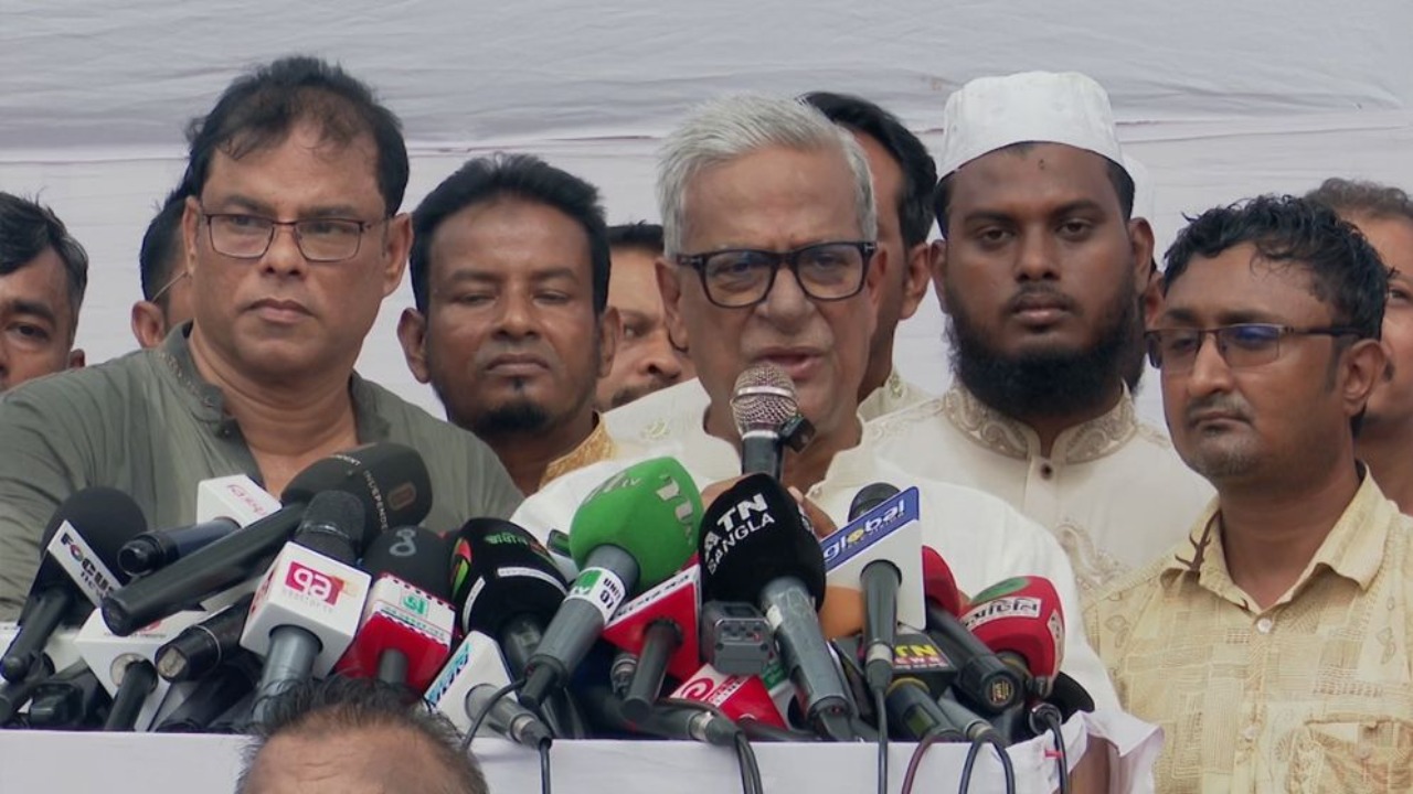 “আপনি ব্যক্তি ইউনূস নন, বাংলাদেশের ১৮ কোটির ড. ইউনূস”—জয়নুল আবদিন