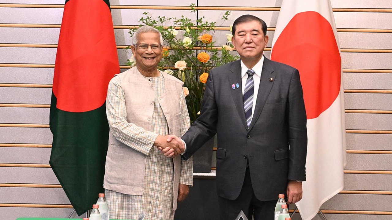 টোকিওতে জাপানের প্রধানমন্ত্রীর সঙ্গে অধ্যাপক ইউনূসের বৈঠক, সম্পর্ক জোরদারে অঙ্গীকার