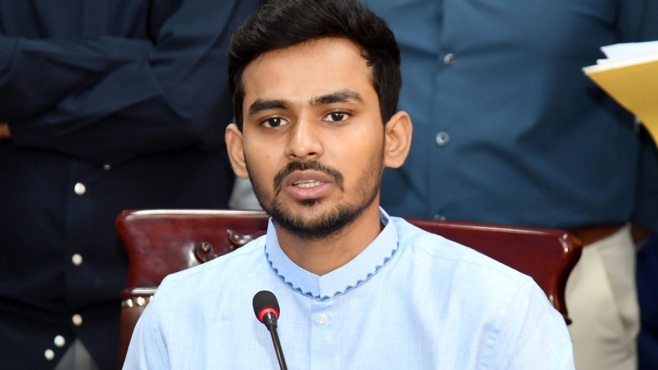 ১০ মাসে বৈদেশিক ঋণ পরিশোধে রেকর্ড, আগের পুরো অর্থবছরকে ছাড়িয়ে গেছে: উপদেষ্টা আসিফ