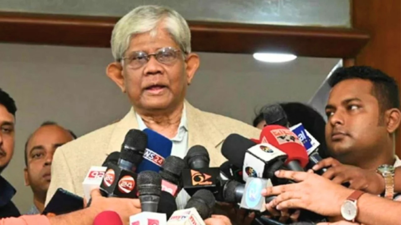 সরকারি চাকরি সংশোধন অধ্যাদেশ পর্যালোচনায় সচিব কমিটি কাজ করছে: অর্থ উপদেষ্টা