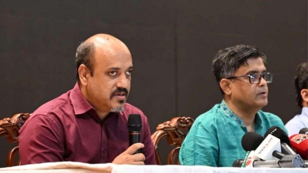 ভুল সংবাদে কঠোর অবস্থান, আইনি ব্যবস্থা নেওয়া হবে: উপ-প্রেস সচিব আজাদ মজুমদার