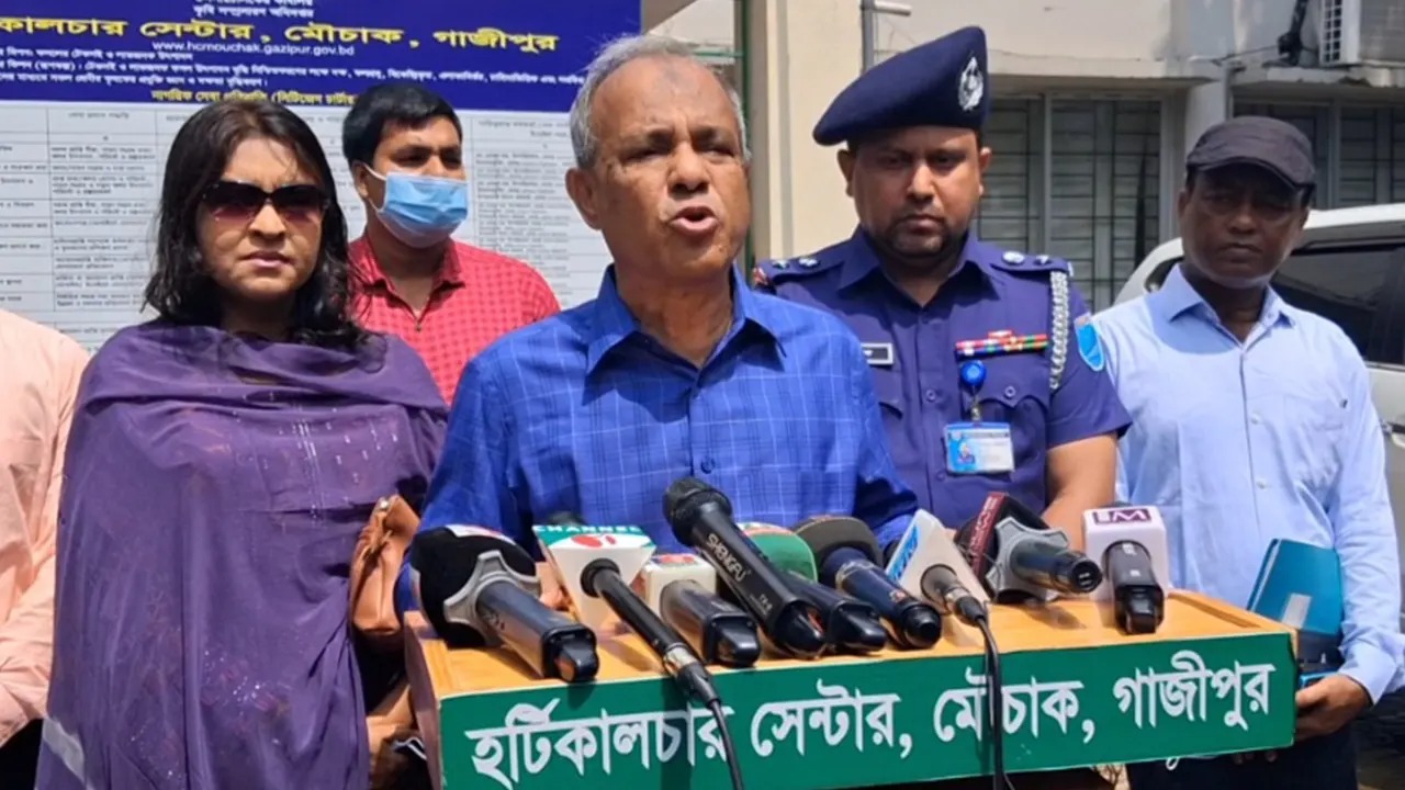 সাবেক সিইসি নুরুল হুদার ঘটনায় মব জাস্টিস কাম্য নয়, আইনি ব্যবস্থা নেওয়া হবে: স্বরাষ্ট্র উপদেষ্টা