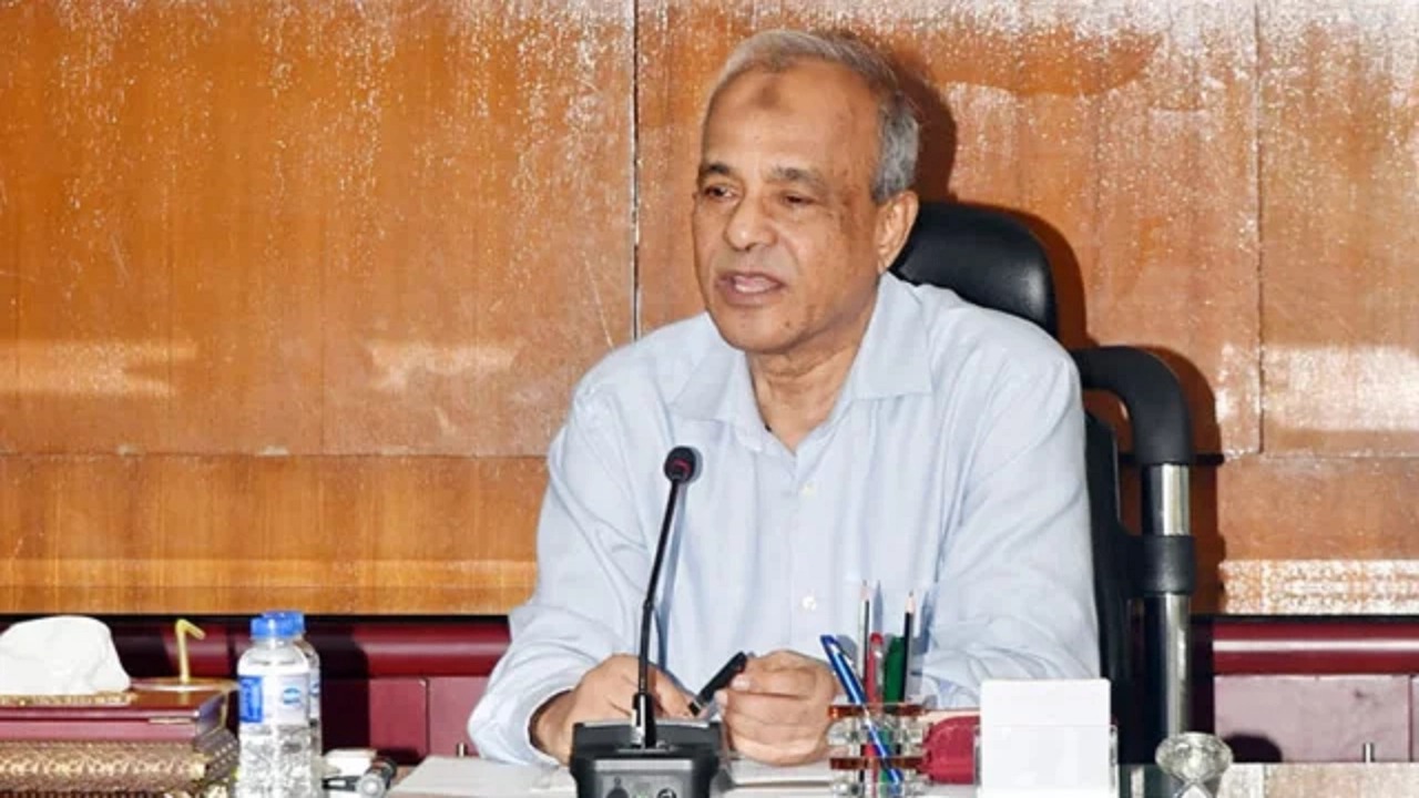 “বাংলাদেশে পাচারের জন্যই ভারত ফেনসিডিল তৈরি করে”—স্বরাষ্ট্র উপদেষ্টা জাহাঙ্গীর আলম