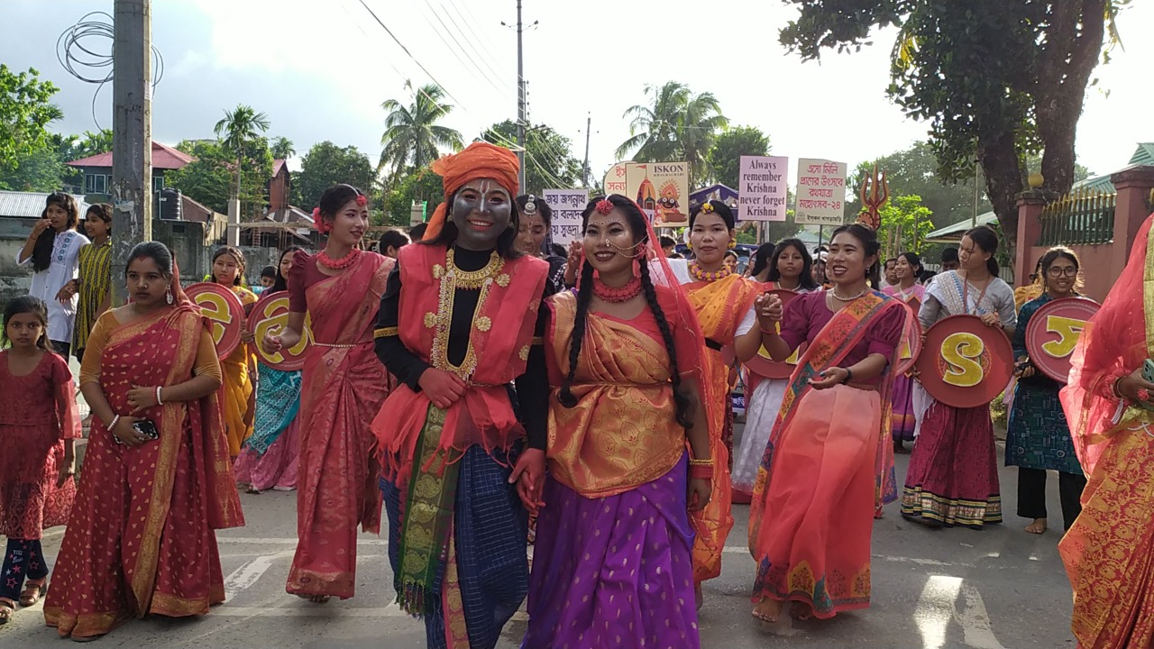 খাগড়াছড়িতে নয়দিনব্যাপী ধর্মীয় আয়োজন শেষে উল্টো রথের বর্ণাঢ্য শোভাযাত্রা