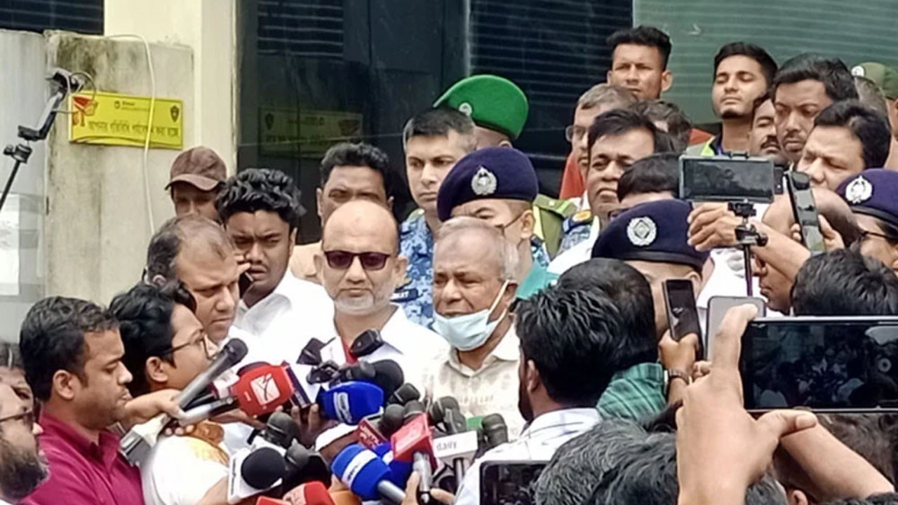 মালয়েশিয়া থেকে ফেরত পাঠানো ব্যক্তিরা ‘জঙ্গি নয়’: স্বরাষ্ট্র উপদেষ্টা জাহাঙ্গীর