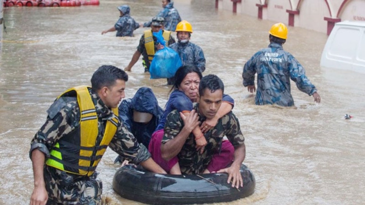 নেপাল-চীন সীমান্তে ভয়াবহ বন্যা: ৮ জনের মৃত্যু, নিখোঁজ ৩১