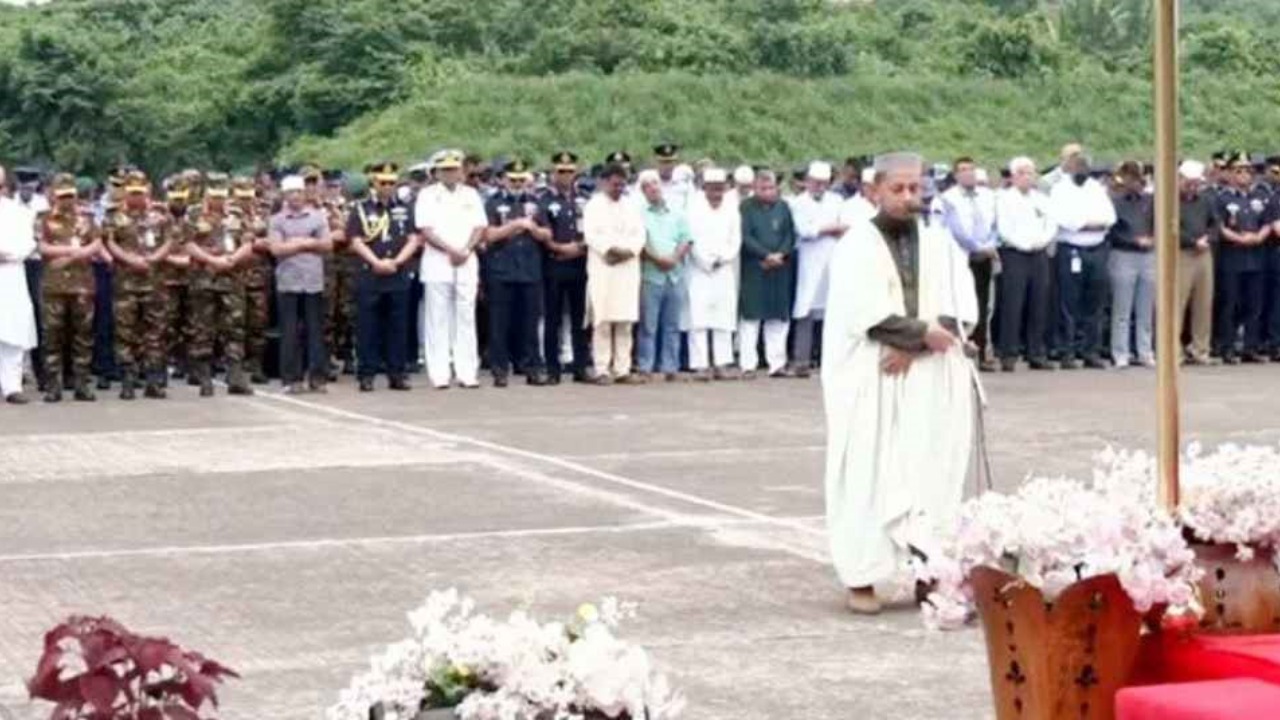 বিমান দুর্ঘটনায় নিহত পাইলট তৌকির ইসলামের জানাজা সম্পন্ন, রাষ্ট্রীয় মর্যাদায় বিদায়