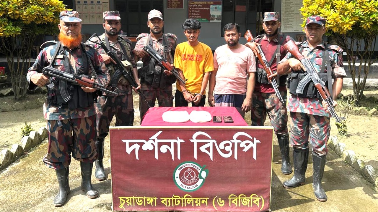 দর্শনায় ফুড গোডাউনে মিললো ১০ কেজির বেশি ভারতীয় রুপা, আটক ২ জন